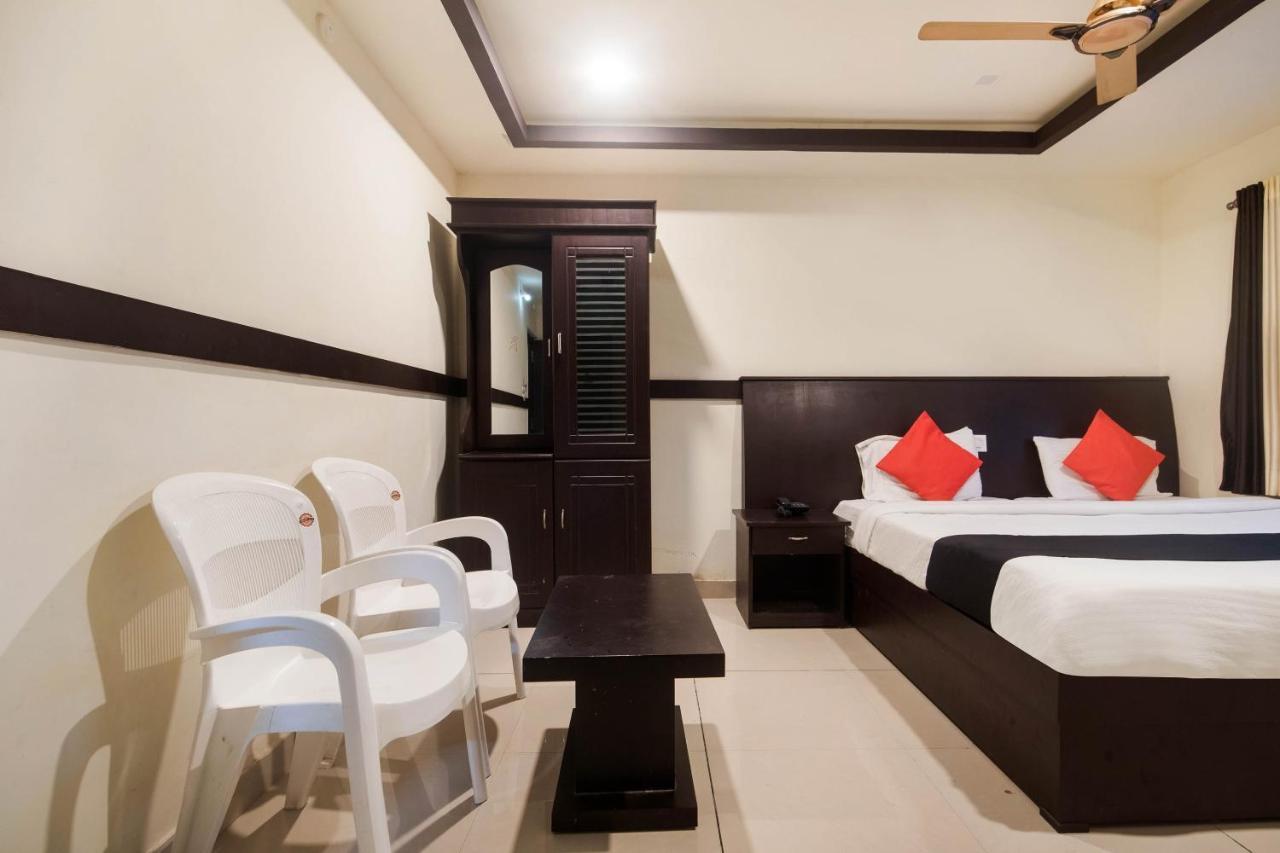 Capital O Alfa Hotel Vidzsajavádá Kültér fotó