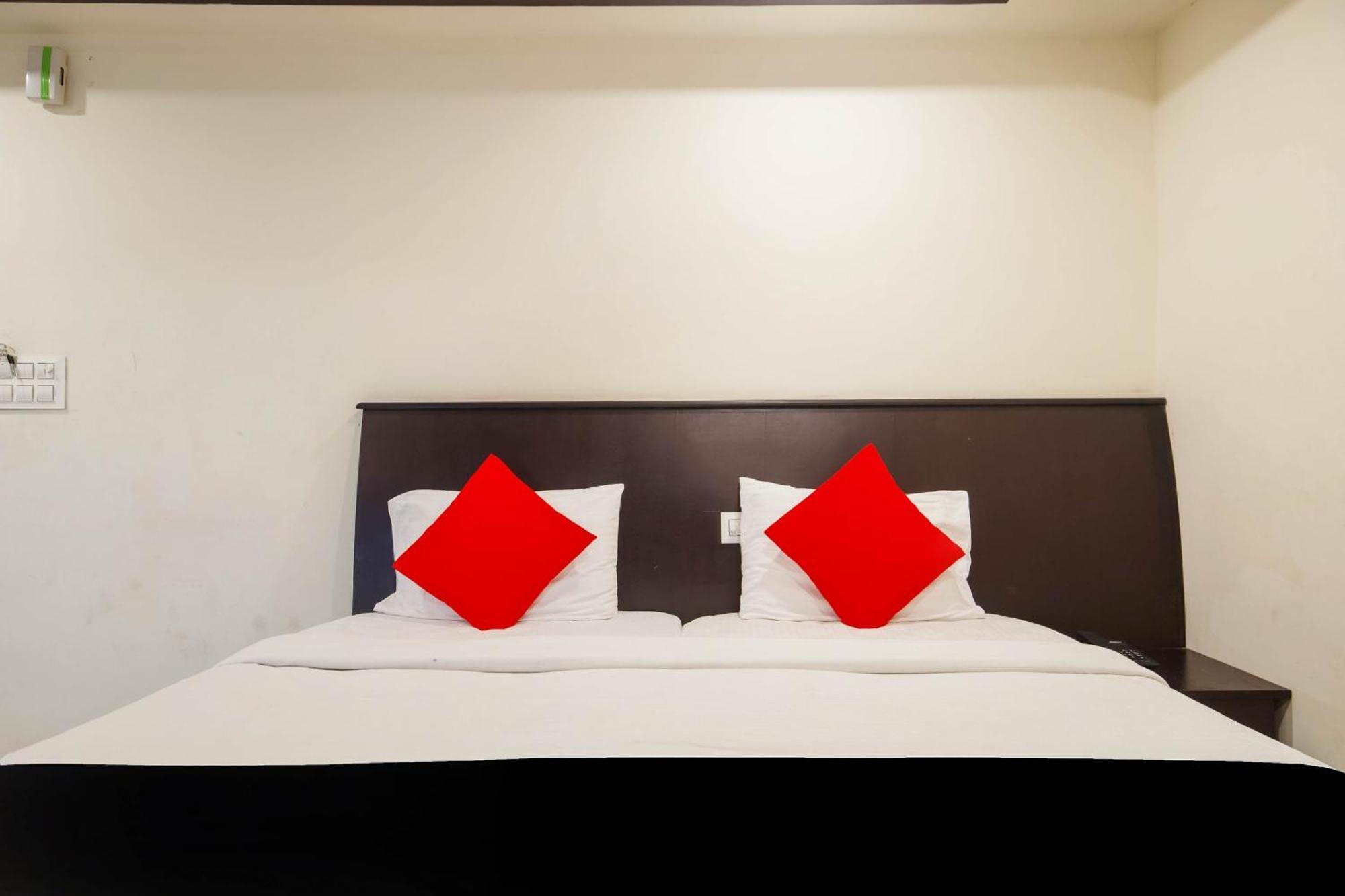 Capital O Alfa Hotel Vidzsajavádá Kültér fotó
